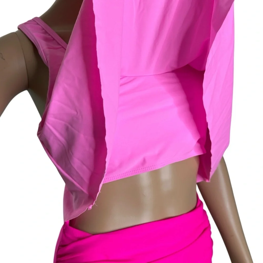 Edel Qual Bright Pink Ruffled Swimsuit NWOT Medium